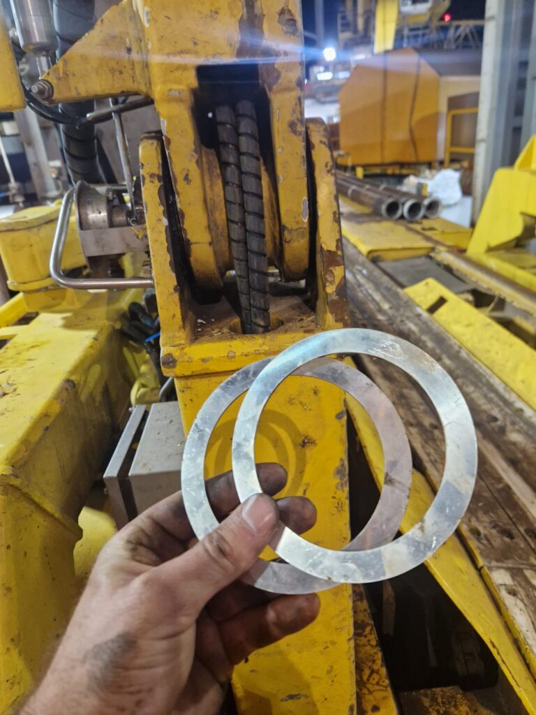 Maskindeler hullrader i myke metaller produsert av CNC fres